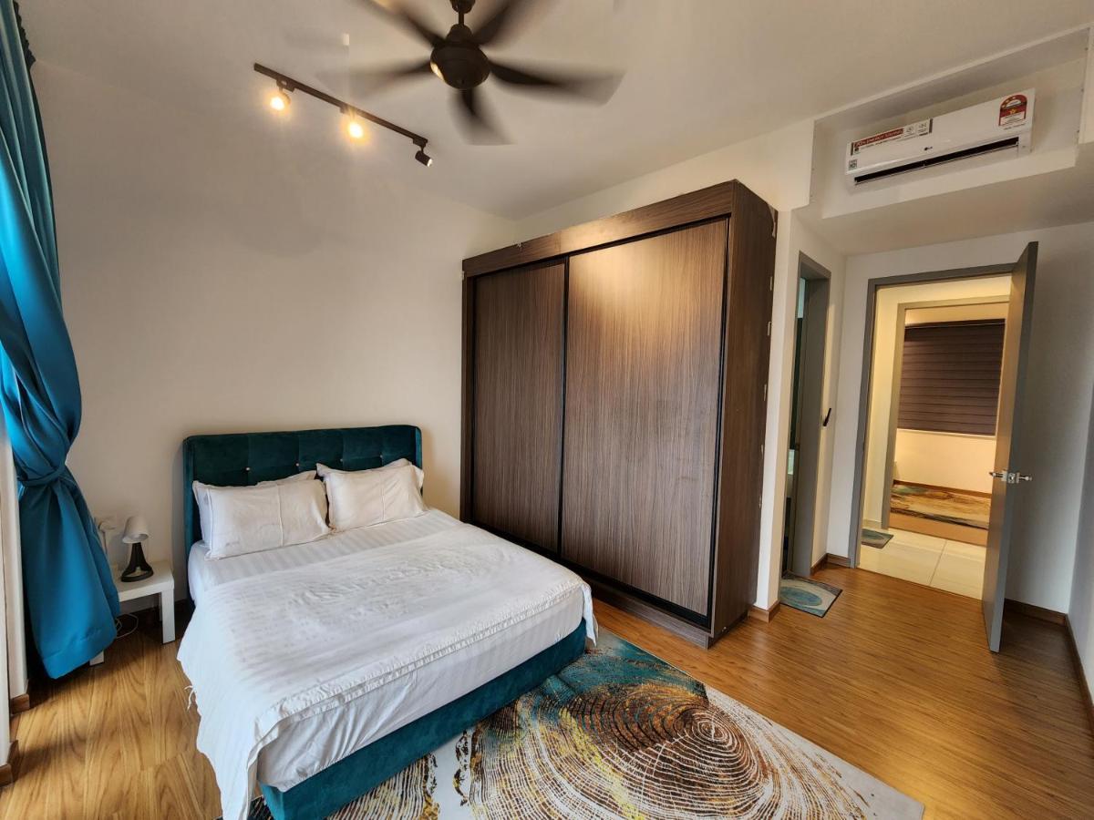 Beacon Executive Suite - Skypool Penang View Джорджтаун Экстерьер фото