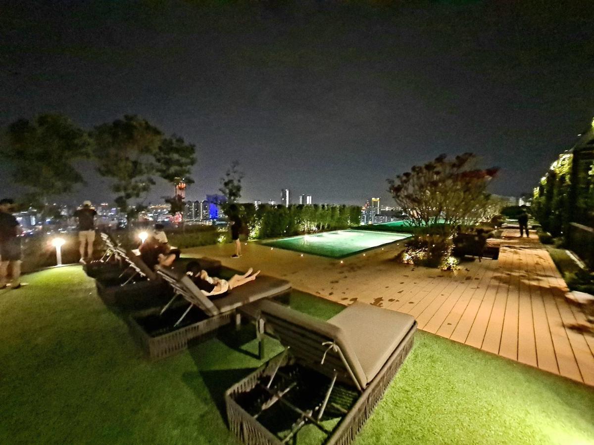 Beacon Executive Suite - Skypool Penang View Джорджтаун Экстерьер фото