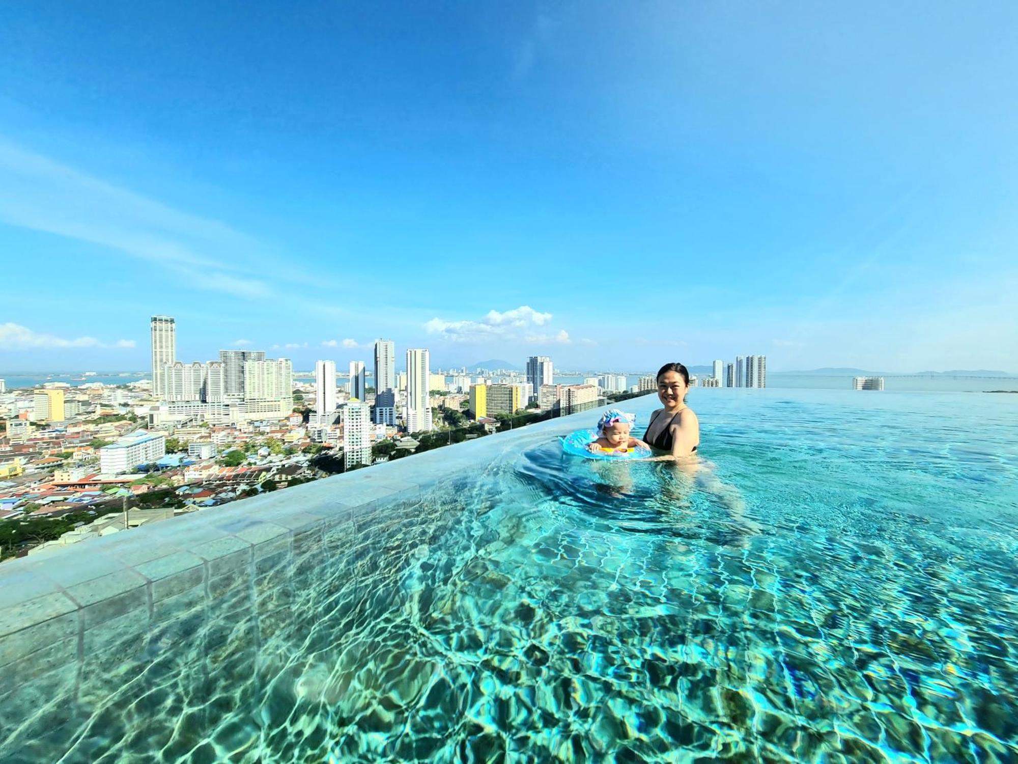 Beacon Executive Suite - Skypool Penang View Джорджтаун Экстерьер фото