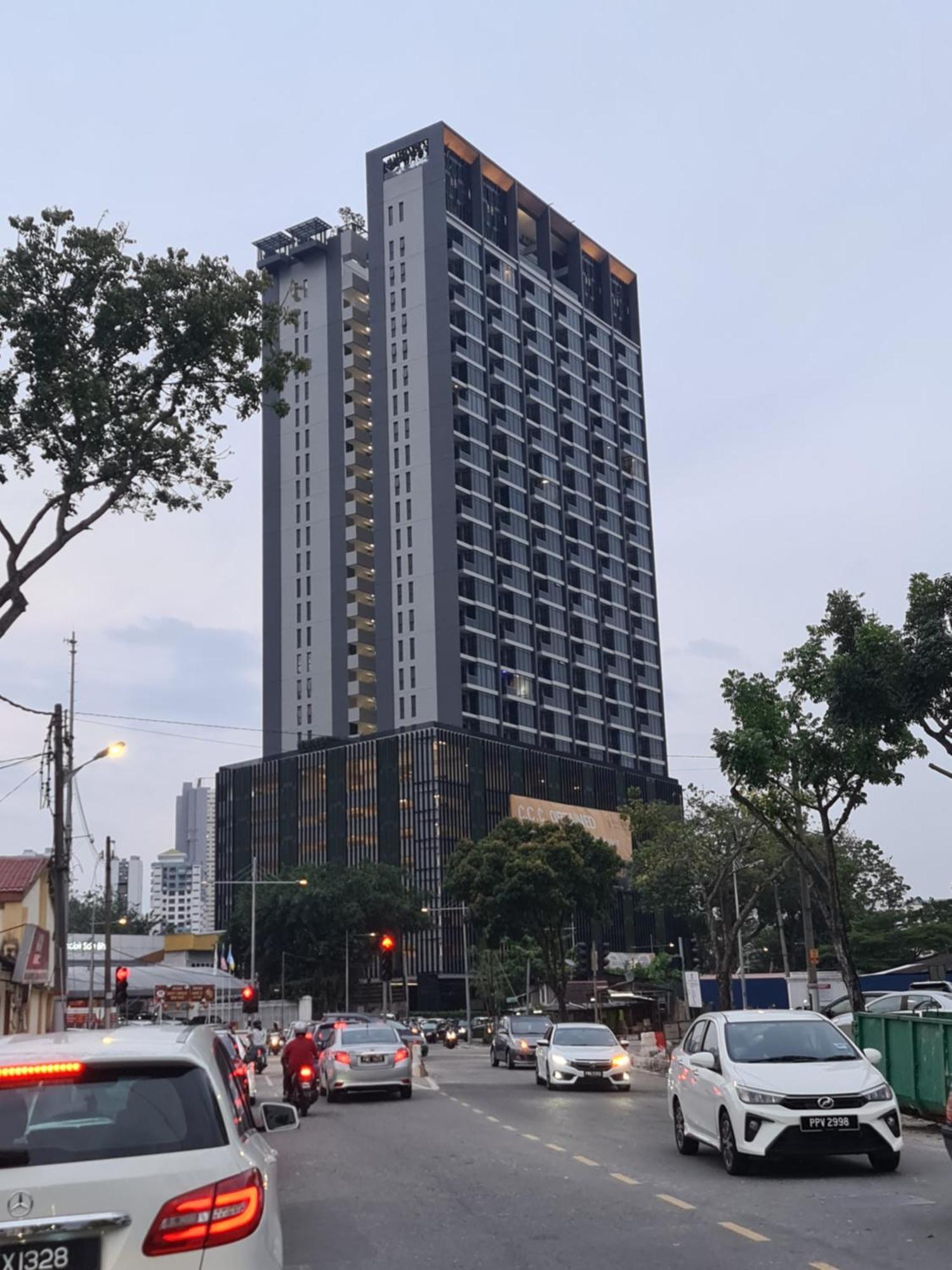 Beacon Executive Suite - Skypool Penang View Джорджтаун Экстерьер фото